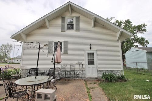 102 W Essex St, Glasford, IL, 61533 | Card Image
