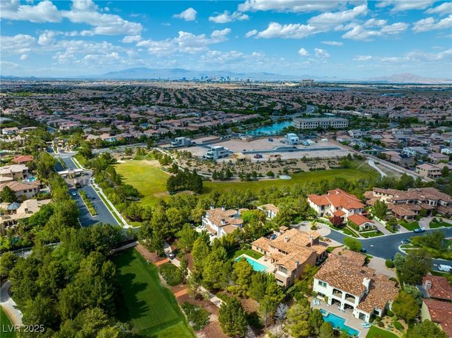 19 Quintessa Cir, House other with 4 bedrooms, 5 bathrooms and null parking in Las Vegas NV | Image 75