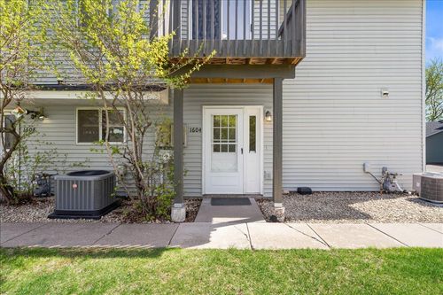 1604 Helmo Ave N, Oakdale, MN, 55128-5533 | Card Image