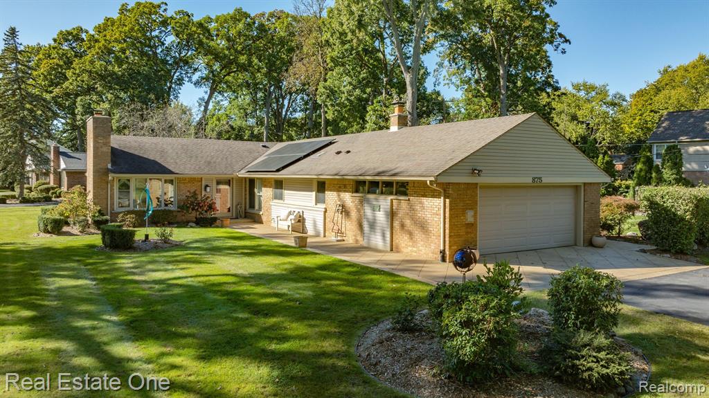 Pine Hill Dr, Bloomfield Hills, MI 48304 #1