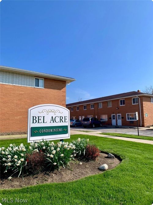 29902 Euclid Ave, Wickliffe, OH, 44092-1800 | Card Image