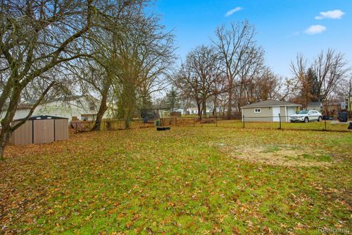 15486 Orchard St, Romulus, MI, 48174-2930 | Card Image