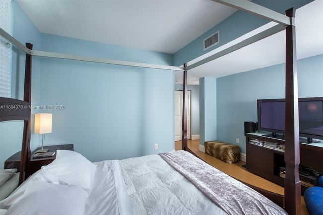 APT-3106 - 1250 S Miami Ave, Condo with 3 bedrooms, 2 bathrooms and null parking in Miami FL | Image 33