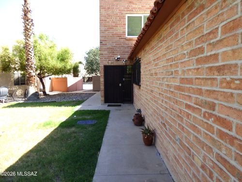 b-6565 E Calle La Paz, Tucson, AZ, 85715 | Card Image