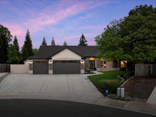 3647 Laver Ct, Redding, CA, 96002-9556 | Card Image