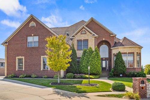 5021 Chestnut Grove Dr, Champaign, IL, 61822-3323 | Card Image
