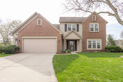 8953 Pine Tree Blvd, Indianapolis, IN, 46256-4381 | Card Image