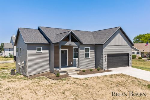 239 W Gardner St, Sparta, MI, 49345-1722 | Card Image