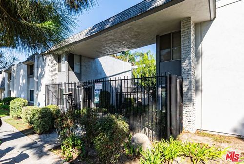 unit-104-5500 Ackerfield Ave, Long Beach, CA, 90805-4968 | Card Image