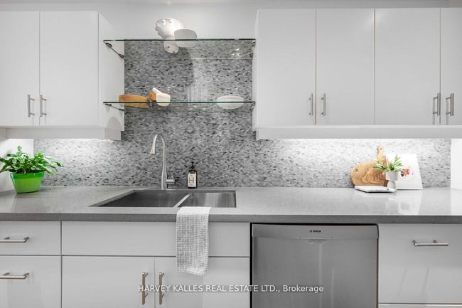 418 Ontario St, House attached with 3 bedrooms, 2 bathrooms and null parking in Toronto ON | Image 17