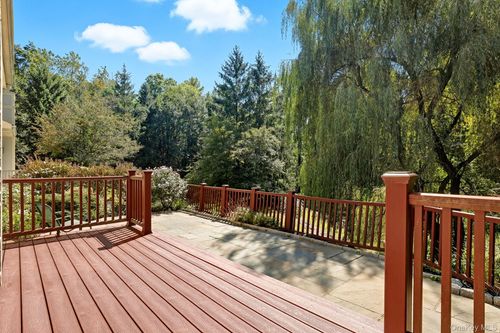 4 Westfield Rd, White Plains, NY, 10605-5455 | Card Image