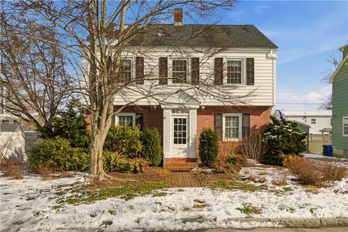 198 Gibbs Ave, Newport, RI, 02840-2815 | Card Image