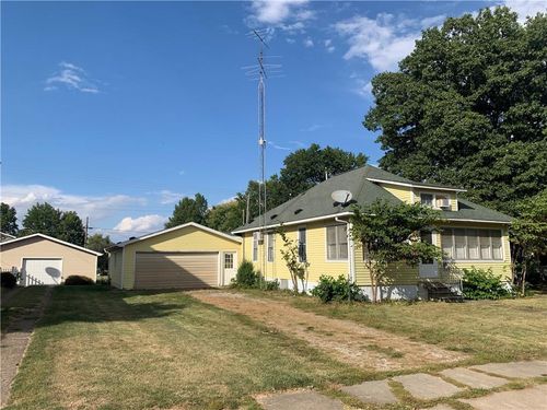 607 E Union St, Nokomis, IL, 62075-1420 | Card Image