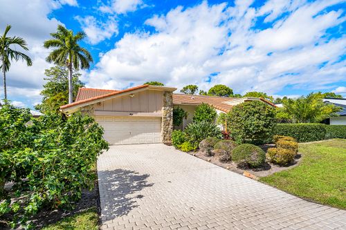 5104 Pineview Cir, Delray Beach, FL, 33445-4386 | Card Image