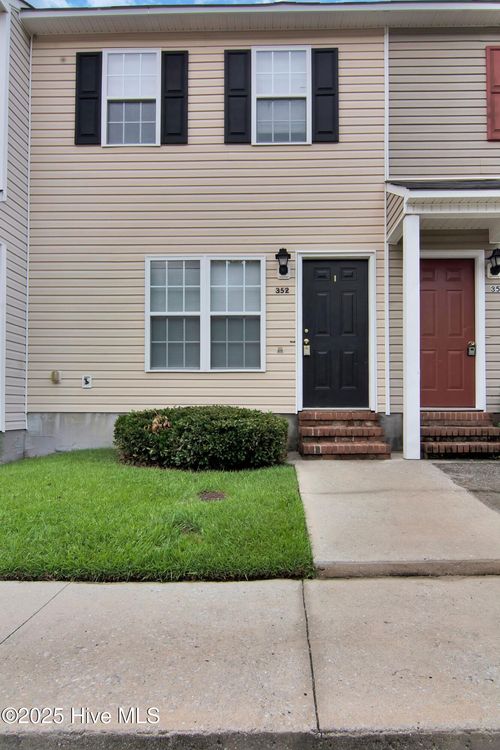 352 Bracken Pl, Jacksonville, NC, 28540-5748 | Card Image