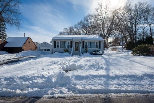 7 Barbara Ave, Millbury, MA, 01527-4201 | Card Image