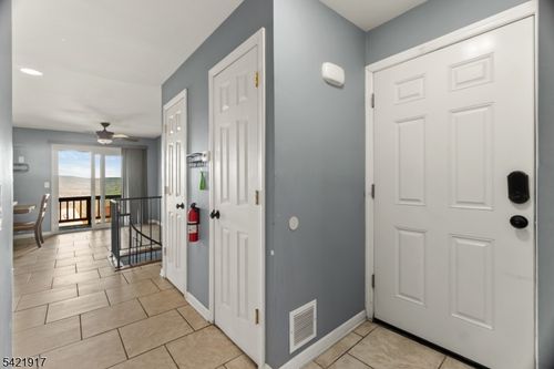 unit-5-5 Eagles Nest Dr, Vernon, NJ, 07462-4595 | Card Image
