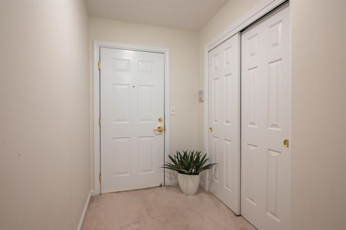 apt-3-15 Lovell St, Nashua, NH, 03060-6477 | Card Image