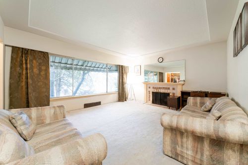 7475 Knight St, Vancouver, BC, V5P2X1 | Card Image