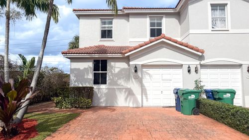1001 Ne 208th St, Miami, FL, 33179-1933 | Card Image
