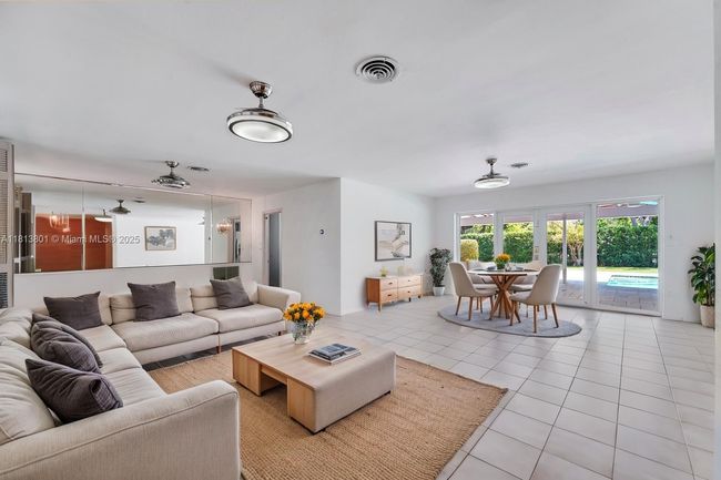 12305 Sw 73 Rd Ave, House other with 4 bedrooms, 3 bathrooms and null parking in Pinecrest FL | Image 5