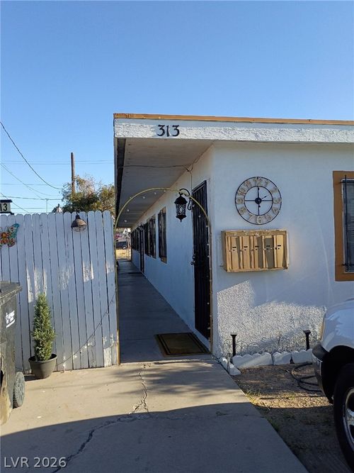 313 Jackson Ave, Las Vegas, NV, 89106-3077 | Card Image