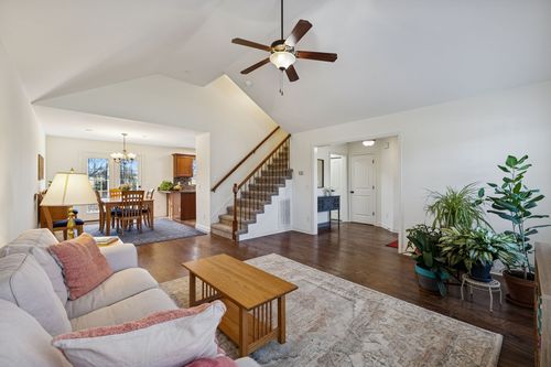 1274 Everwood Dr, Ashland City, TN, 37015-2547 | Card Image