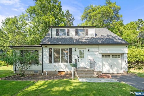 85 Park Ave, Cresskill, NJ, 07626-1518 | Card Image