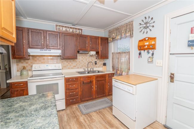 101 Collins St, House other with 3 bedrooms, 2 bathrooms and 6 parking in Attleboro MA | Image 9