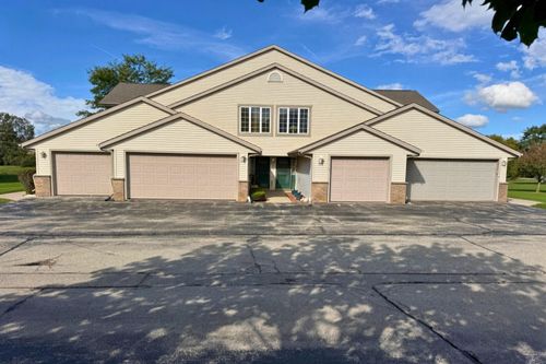 859 E Loos St, Hartford, WI, 53027-1998 | Card Image