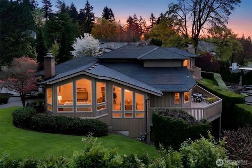 5701 137th Place Se, Bellevue, WA, 98006 | Card Image