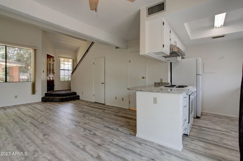 103-2215 W Augusta Ave, Phoenix, AZ, 85021-6873 | Card Image