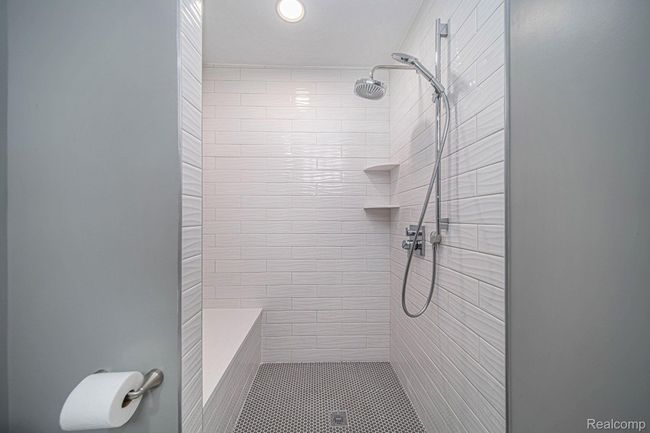 7175 Richardson Rd, House other with 3 bedrooms, 2 bathrooms and null parking in West Bloomfield MI | Image 16
