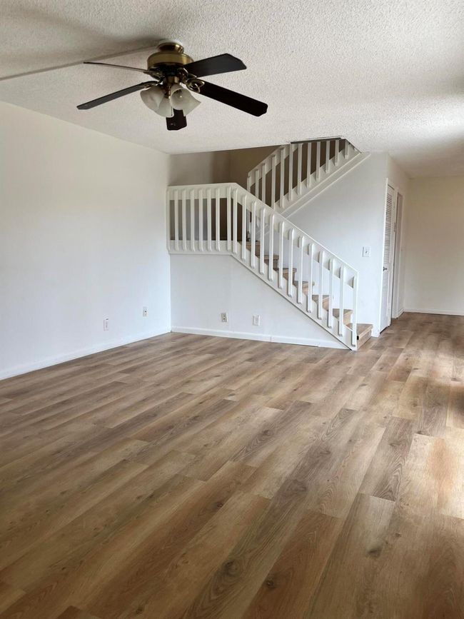 4204 Waterview Cir, Condo with 2 bedrooms, 3 bathrooms and null parking in Palm Springs FL | Image 6