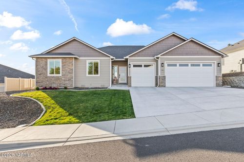 304 Rainier Dr, Yakima, WA, 98908-1535 | Card Image