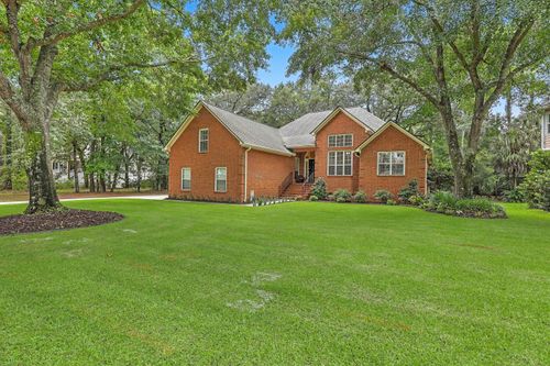 667 Fishermans Bnd, Mount Pleasant, SC, 29464-8143 | Card Image