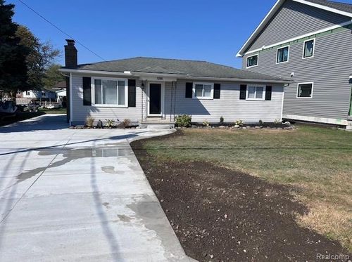 7208 Bluebill St, Clay, MI, 48001-4104 | Card Image