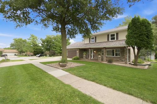 1417 Oakcrest Dr, Waterloo, IA, 50701-1750 | Card Image