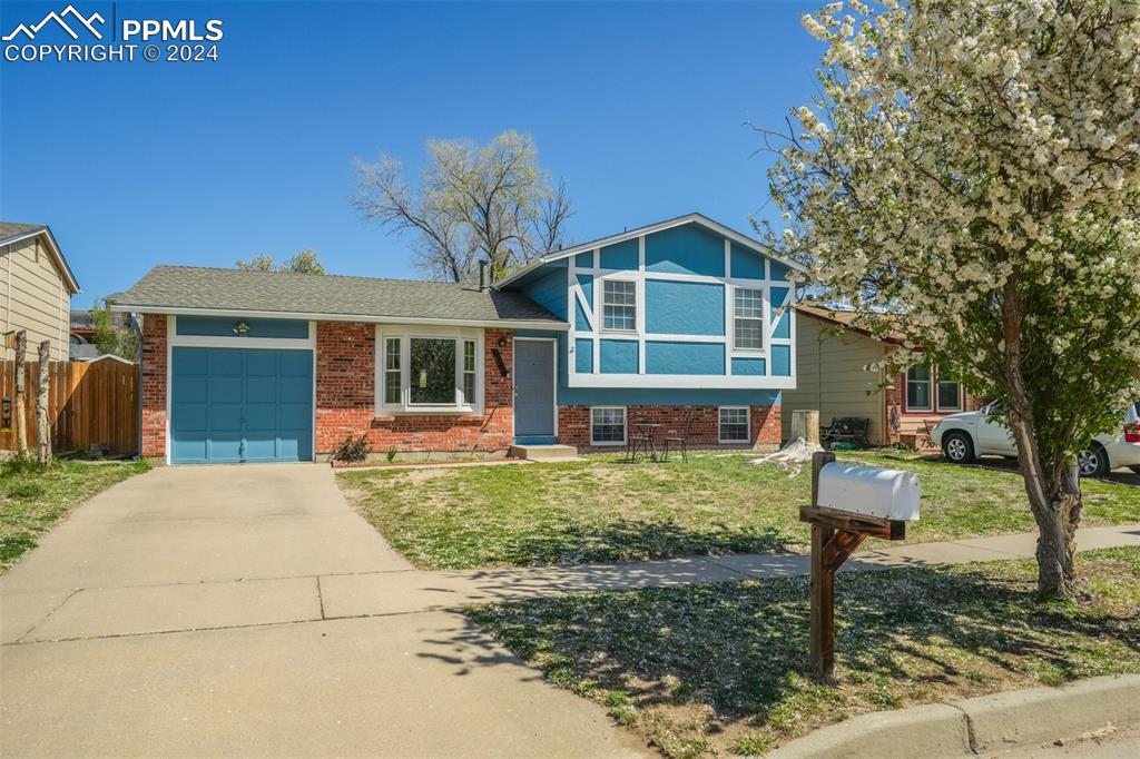 Noble St, Colorado Springs, CO 80915