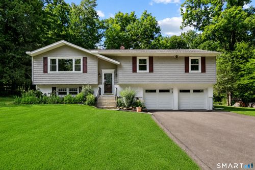 8 Fleetwood Dr, New Fairfield, CT, 06812-3303 | Card Image