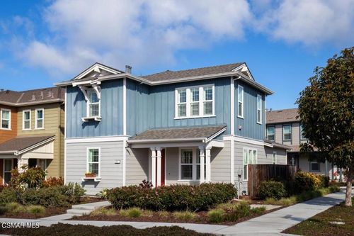 217 9th St, Marina, CA, 93933-6039 | Card Image