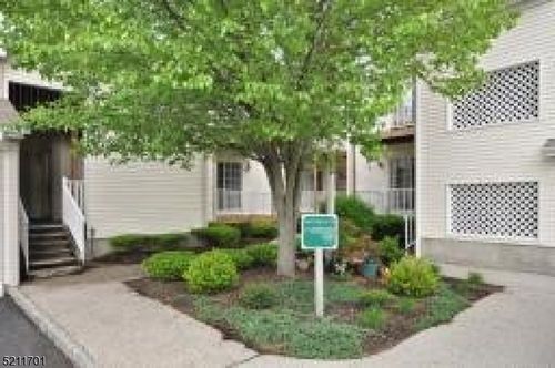 272 Potomac Dr, Basking Ridge, NJ, 07920-3163 | Card Image