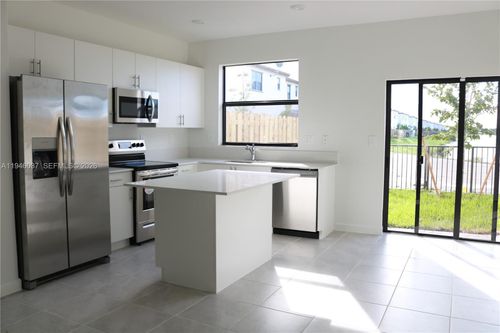 23040 Sw 99th Ct, CUTLER BAY, FL, 33190-1985 | Card Image