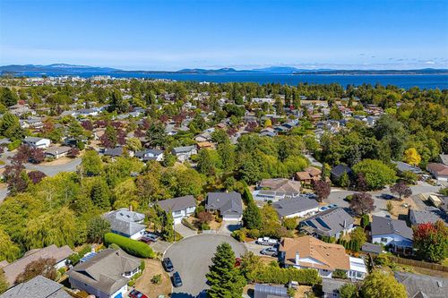2026 Bowcott Pl, Sidney, BC, V8L5A1 | Card Image