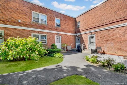 apt-68-125 N Washington Ave, Hartsdale, NY, 10530-1756 | Card Image