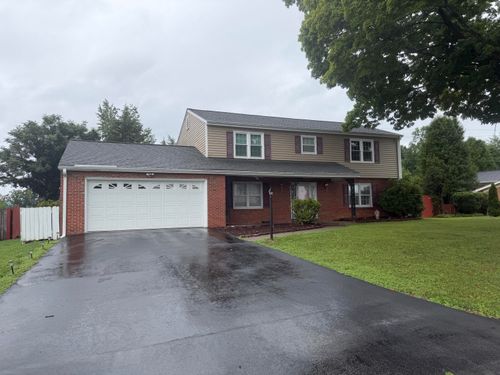 5240 Luwana Dr, Roanoke, VA, 24018-3324 | Card Image