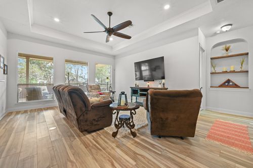 2520 Klemm St, New Braunfels, TX, 78132-5127 | Card Image