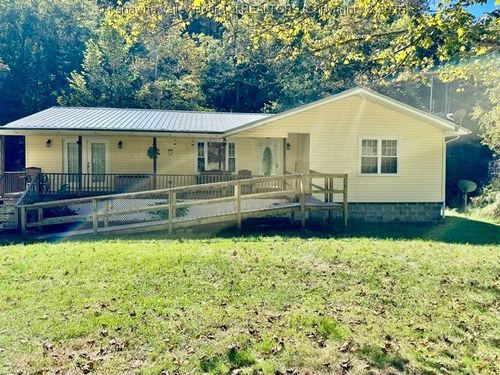 1031 Sycamore Rd, Griffithsville, WV, 25521-9743 | Card Image