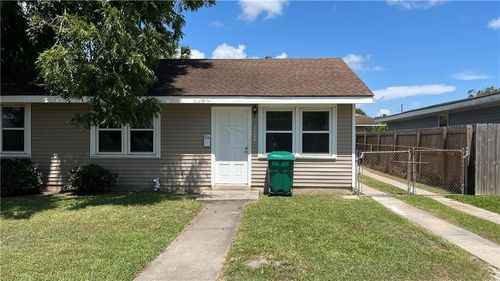 7528 Saint Anthony St, Marrero, LA, 70072-1020 | Card Image