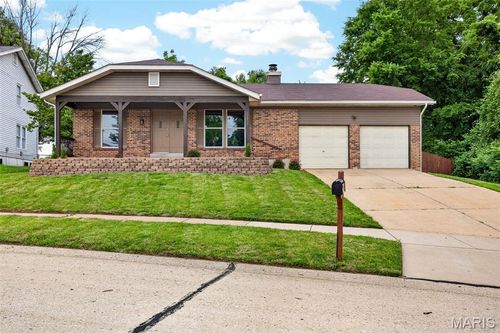 11853 Northport Dr, Florissant, MO, 63033-6736 | Card Image